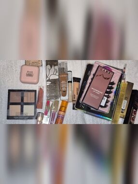 20 Piece Makeup Bundle